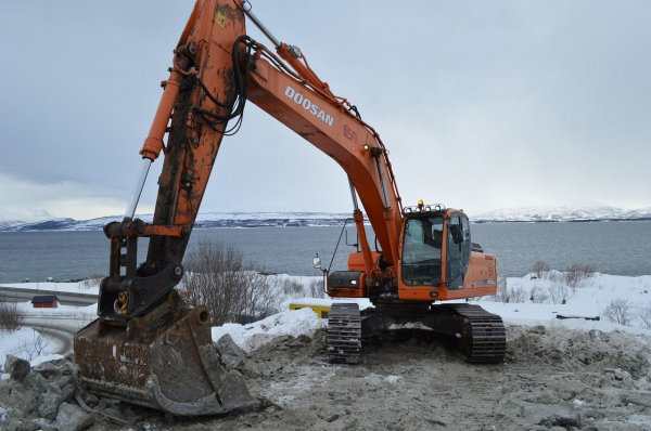 Экскаватор Doosan DX 300 LCA