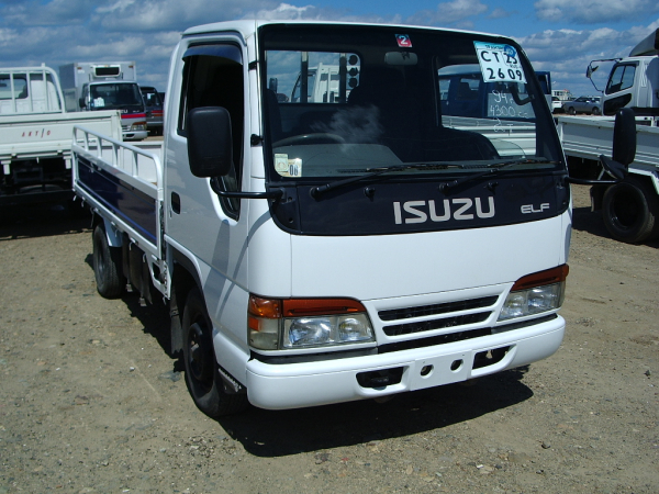 Грузовик Isuzu Elf