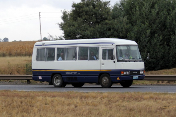 Автобус Toyota Coaster
