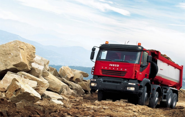 Самосвал Iveco Trakker