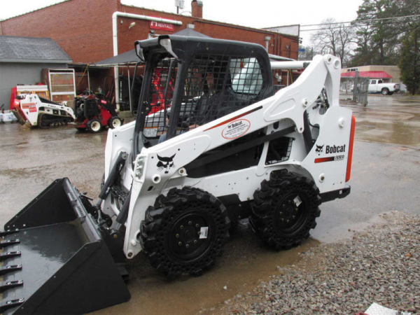 Мини-погрузчик с бортовым поворотом Bobcat S530