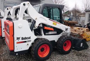 Мини-погрузчик с бортовым поворотом Bobcat S530